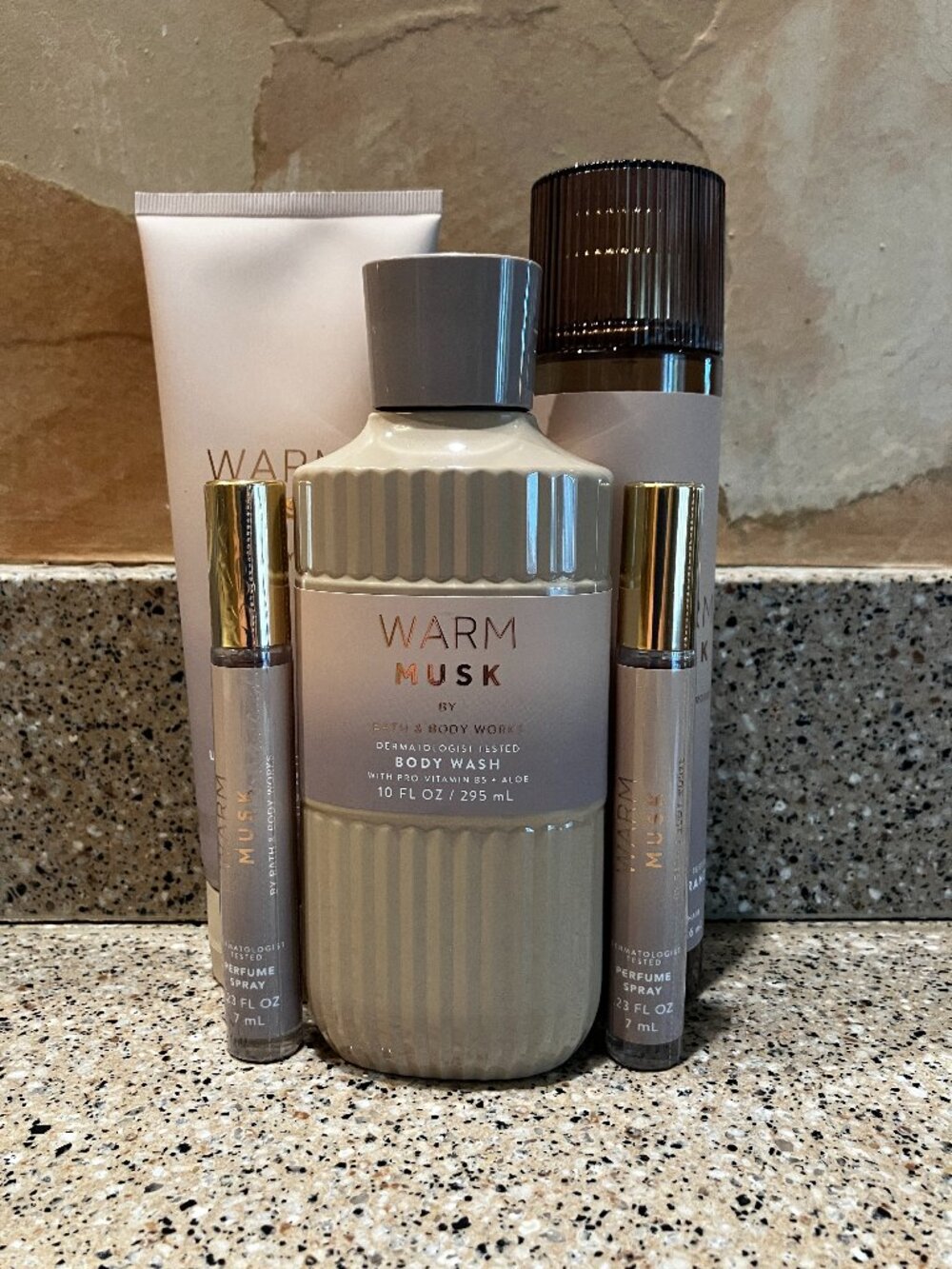 Bath & Body Works Warm Musk Body Spray , Body Creme , Wash , & 2 Purse Perfumes!
